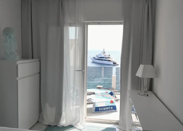 Chill & Lux - 20m To The Sea 빌라