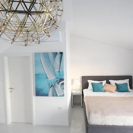 Willa Chill & Lux - 20m To The Sea *