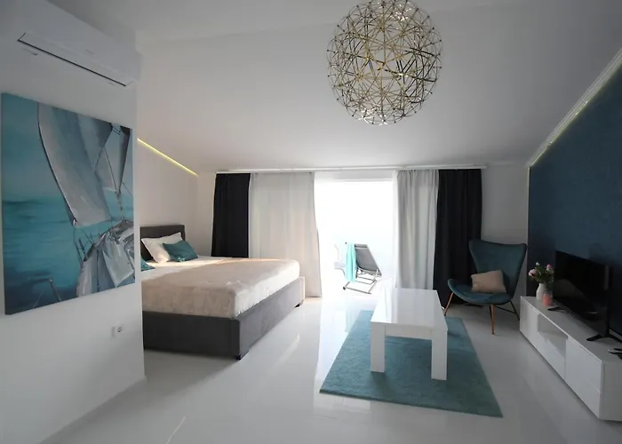 Villa Chill & Lux - 20m To The Sea Trogir